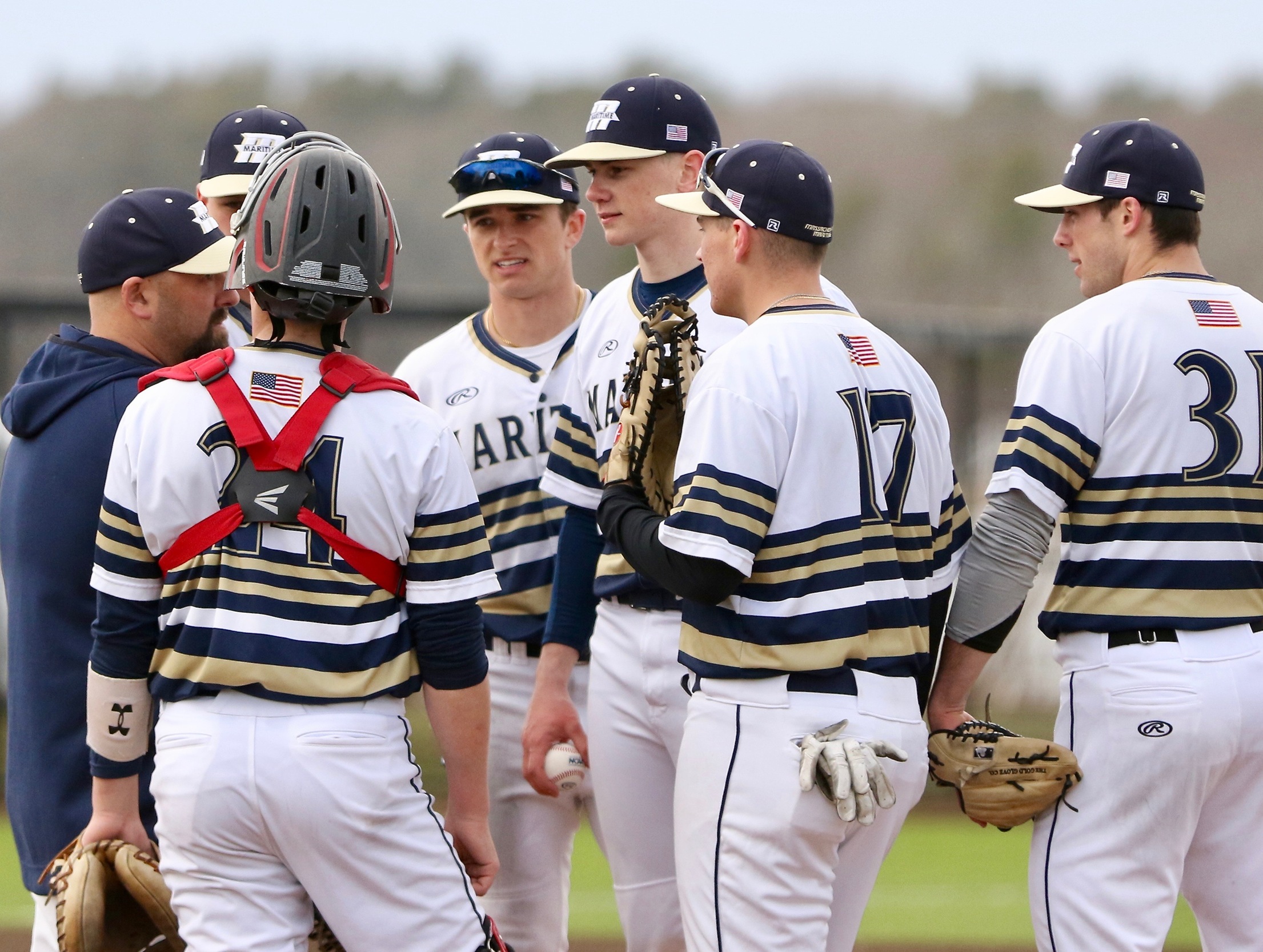 Baseball Loses Last Game of Conference Series to Bears