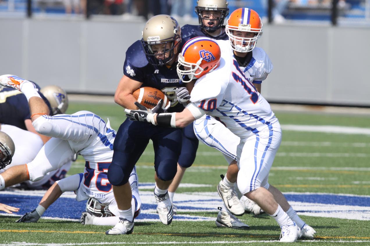 White Matches Career High With Three Touchdowns, Butler, Bois Combine For 30 Tackles As Football Drops Heartbreaking 28-27 Admiral's Cup Decision At Maine Maritime