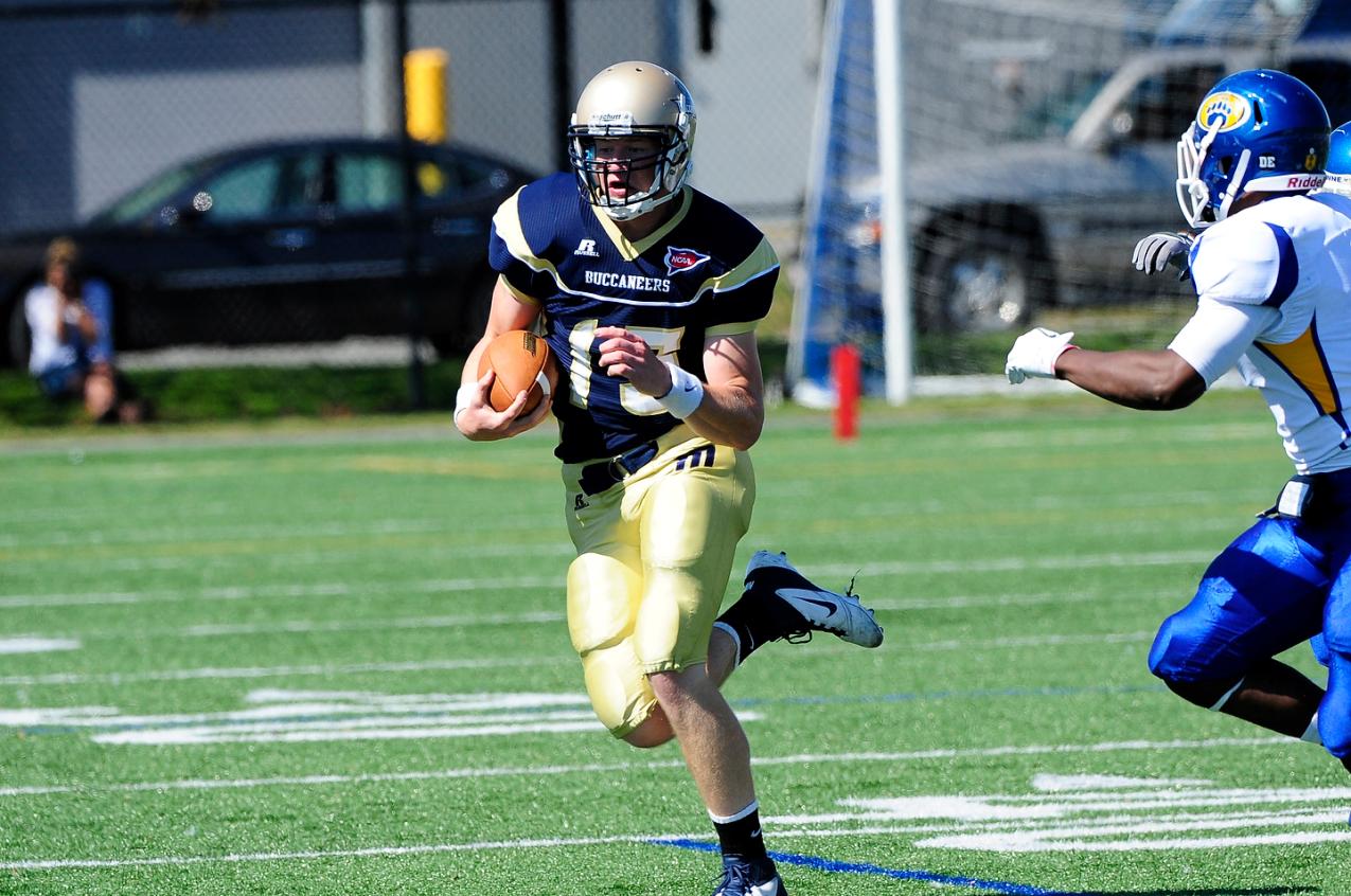 Stanton, Emond Connect For Three Touchdowns, Defense Records Five Interceptions To Lead Football To 2-0 Start With 51-13 Homecoming Victory Over MIT
