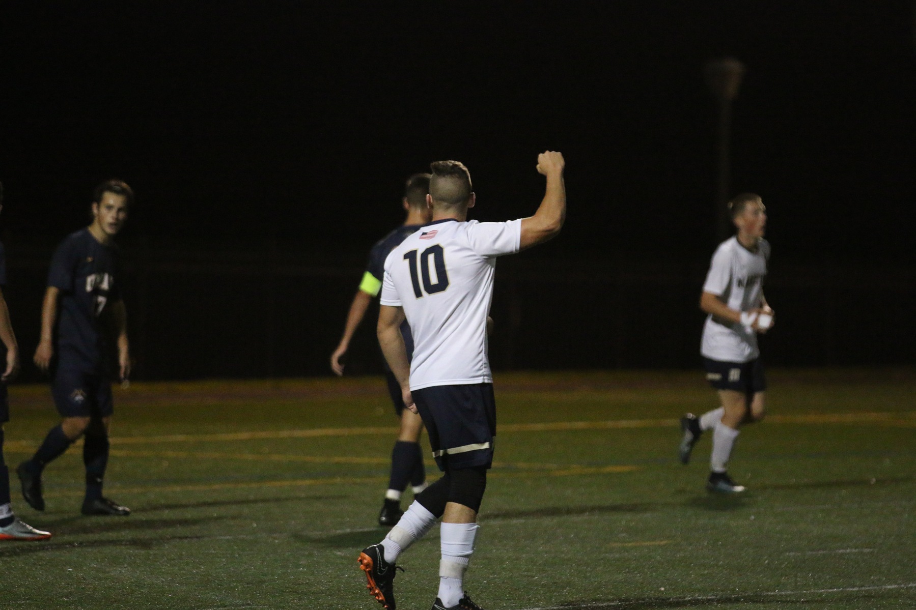 Buccaneers Extend Win Streak to Three with Win over Dean