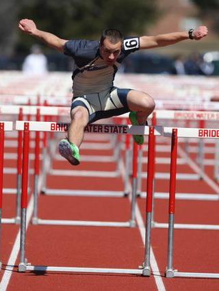 Poh, Gratzer Pace Outdoor Track & Field To Fifth Place Finish At 2013 MASCAC Championships