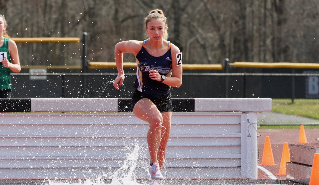 Largest Women's Team in Program History Opens Season at Bridgewater State