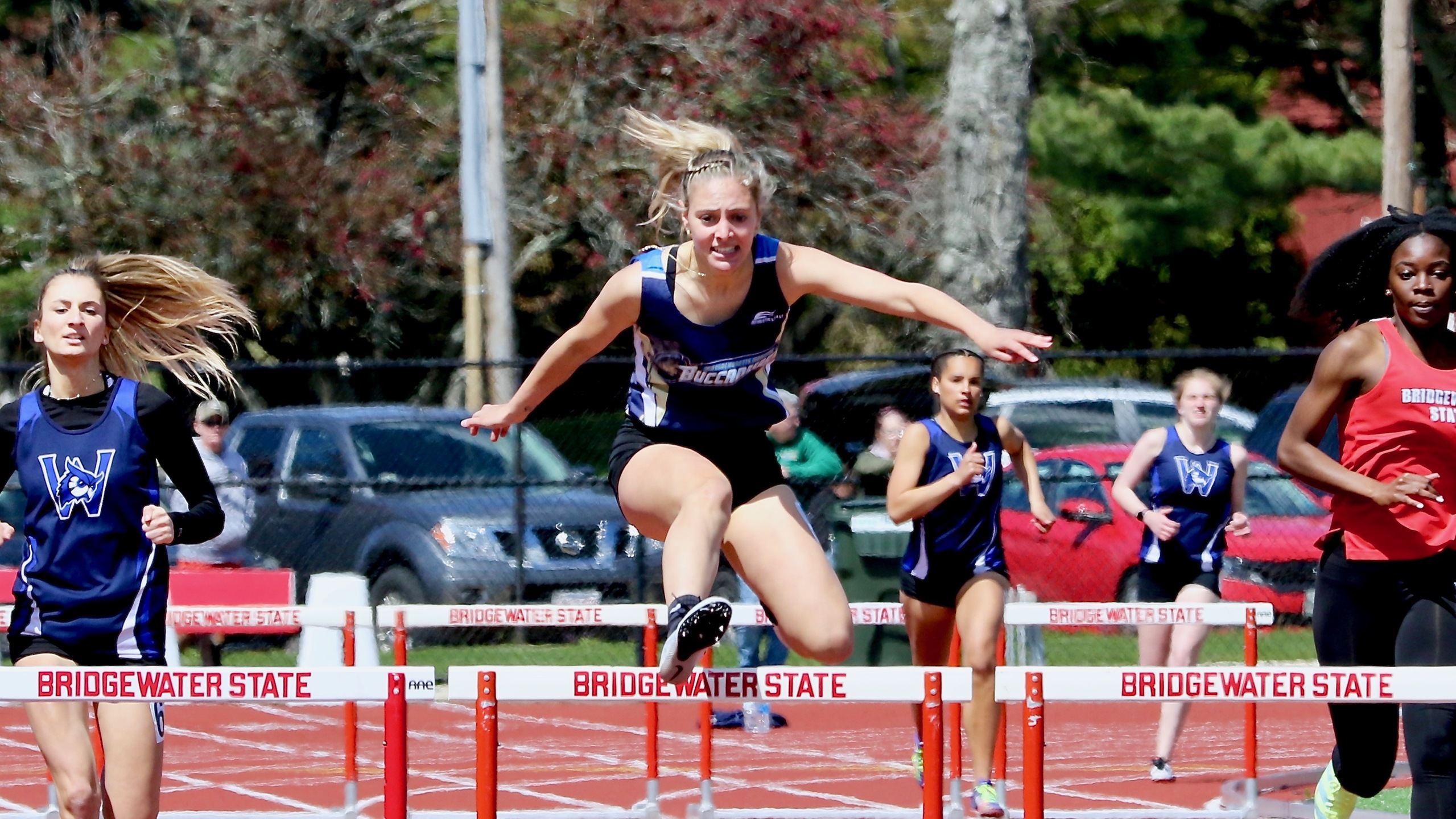 Women's Track & Field Take Part in Collier Invite