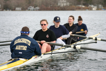 Women's boat defeats U. Lowell