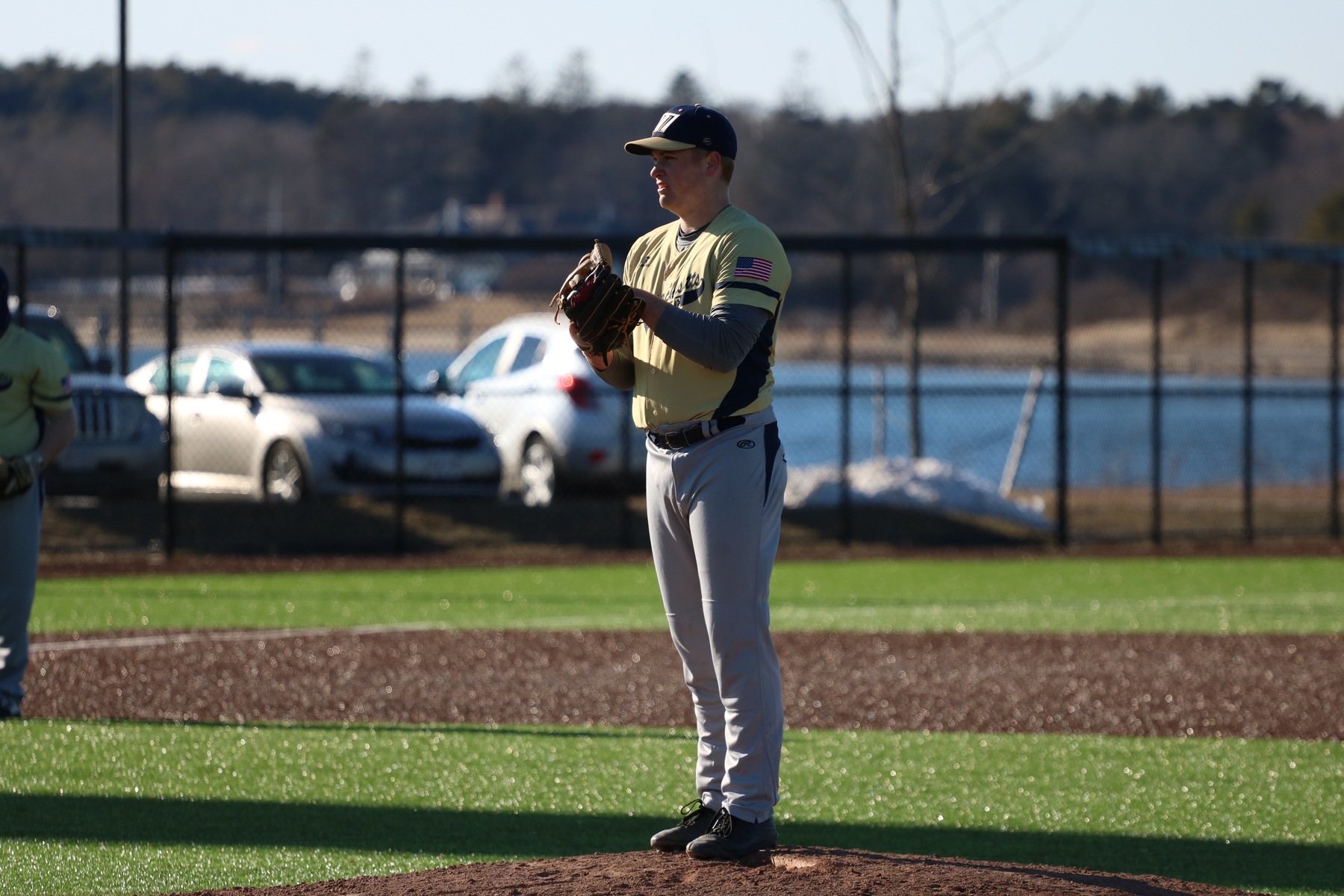 Baseball Splits Conference Doubleheader with Worcester on the Road