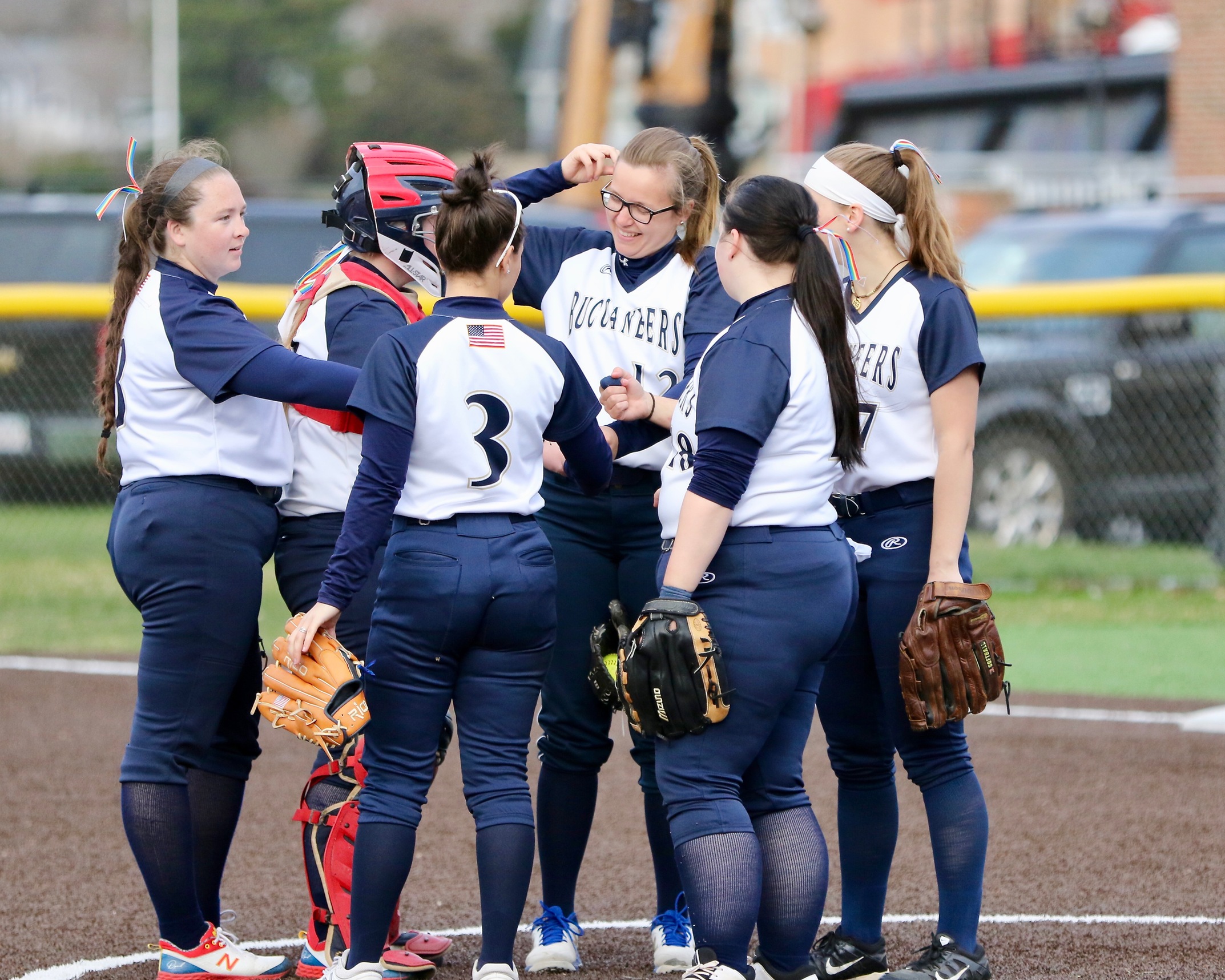 Softball Swept by Salem in Season Finale