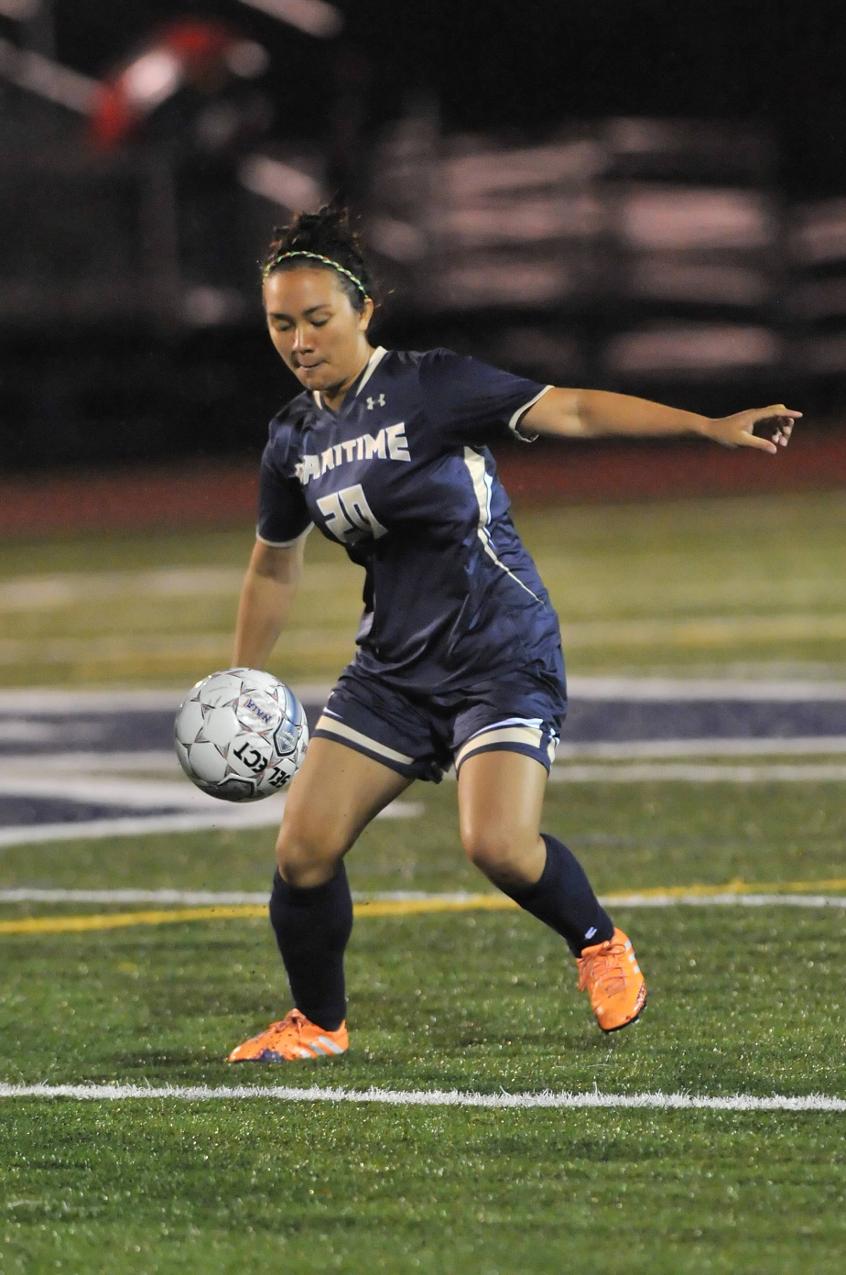 Levesque, Hunt Combine For 11 Saves As Women's Soccer Drops Non-League Decision At Curry