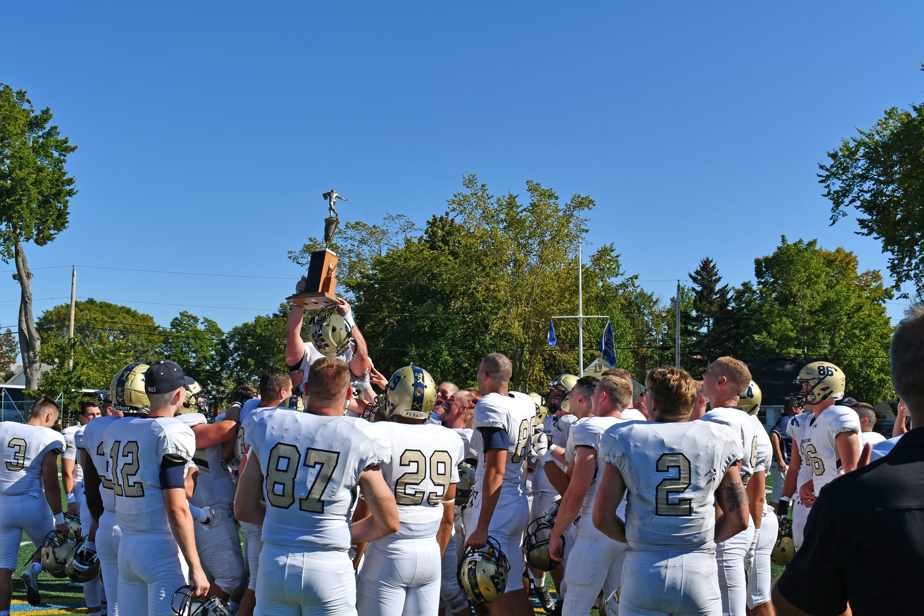 Buccaneers Improve to 2-0 with win over Mariners in Admiral&rsquo;s Cup