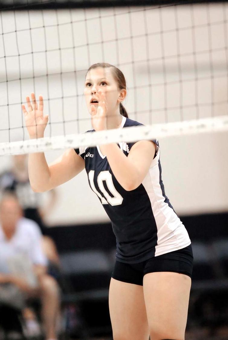 Calnan, Brain Record 15 Kills Each, O'Connor Adds 32 Digs As Volleyball Claims Wild 3-2 Victory At Pine Manor